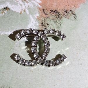 Elegant Silver Crystal Women's Brooch